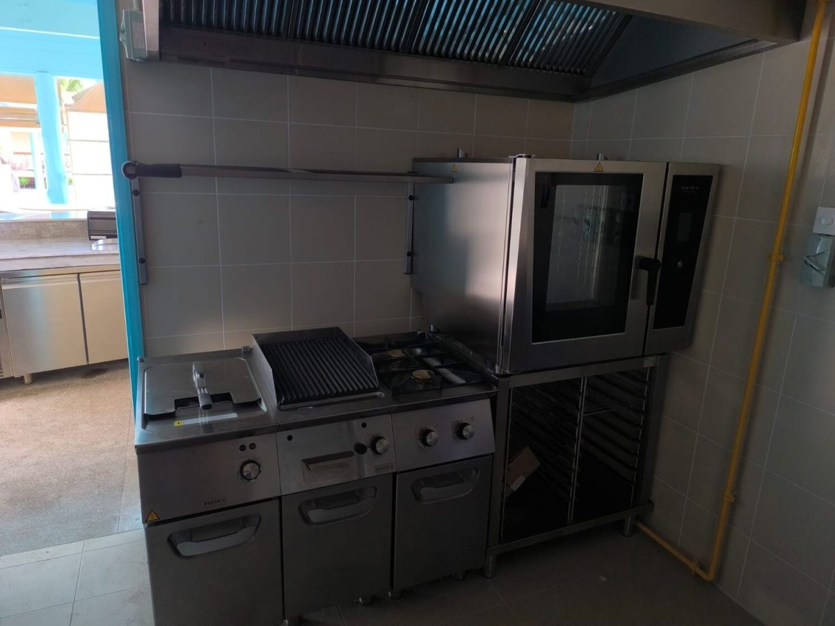 Four Seasons Desroches Island, Seychelles - pizzeria and kitchen equipment installed by VME Group (view 06)