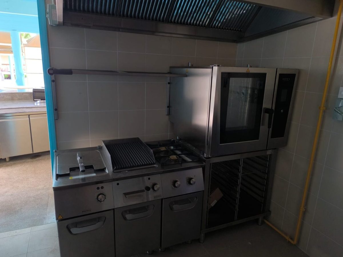 Four Seasons Desroches Island, Seychelles - pizzeria and kitchen equipment installed by VME Group (view 18)
