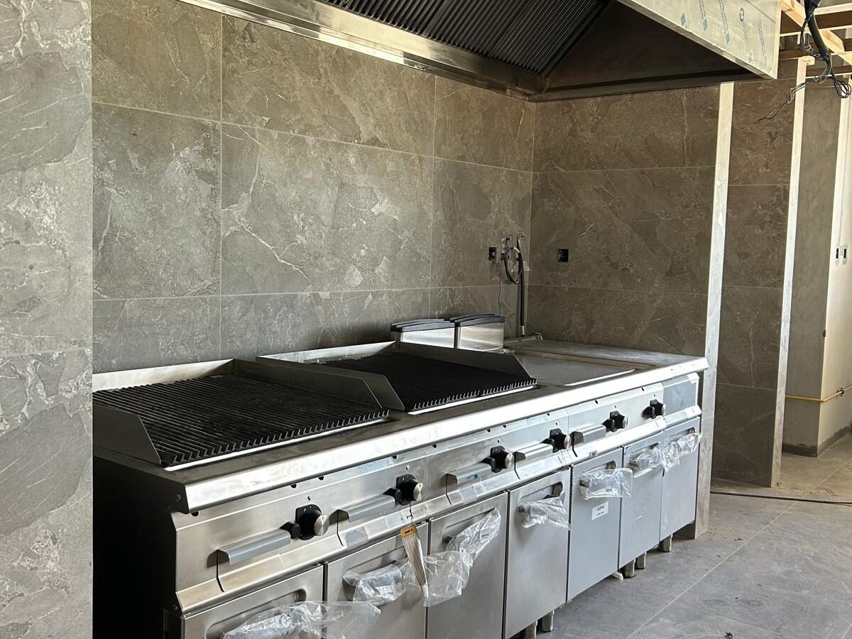 Melia Seafront, Eden Island, Seychelles - multi-outlet kitchen delivered by VME Group (view 08)