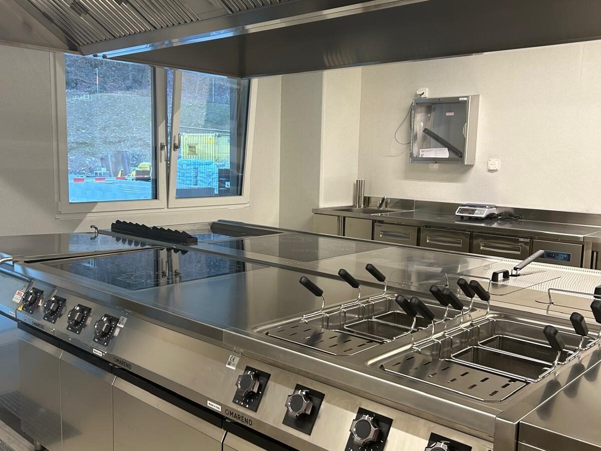 Melia Seafront, Eden Island, Seychelles - multi-outlet kitchen delivered by VME Group (view 10)