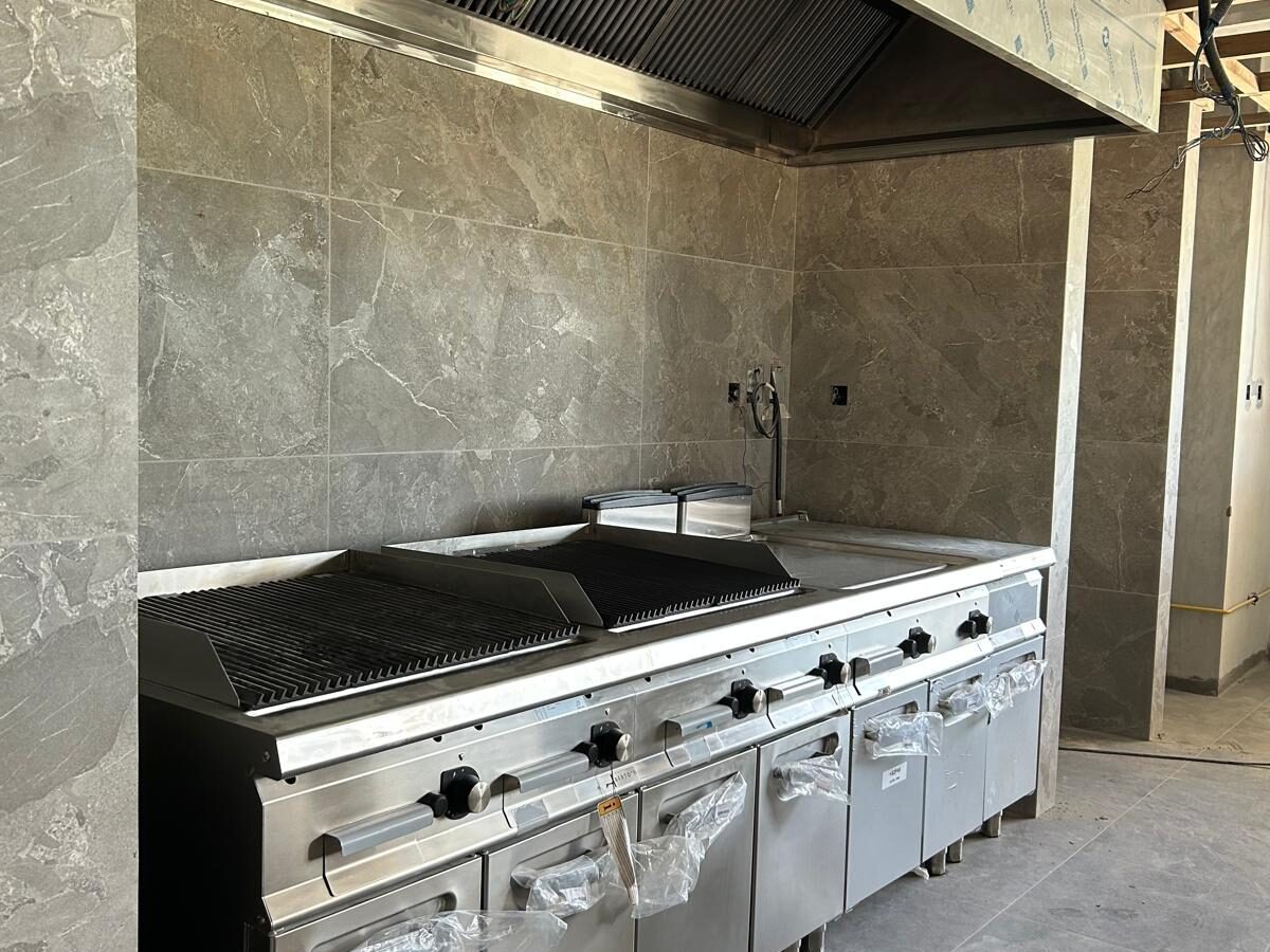 Melia Seafront, Eden Island, Seychelles - multi-outlet kitchen delivered by VME Group (view 11)