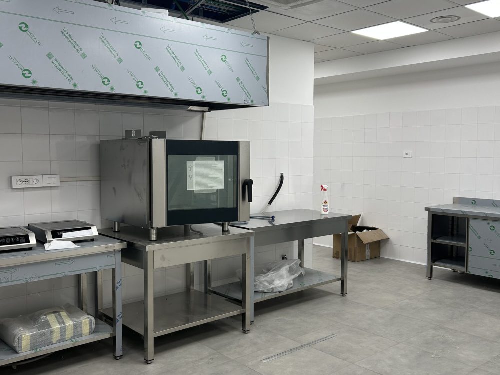 Combi oven, extraction hood and stainless preparation line at Panificio Elia, Milan