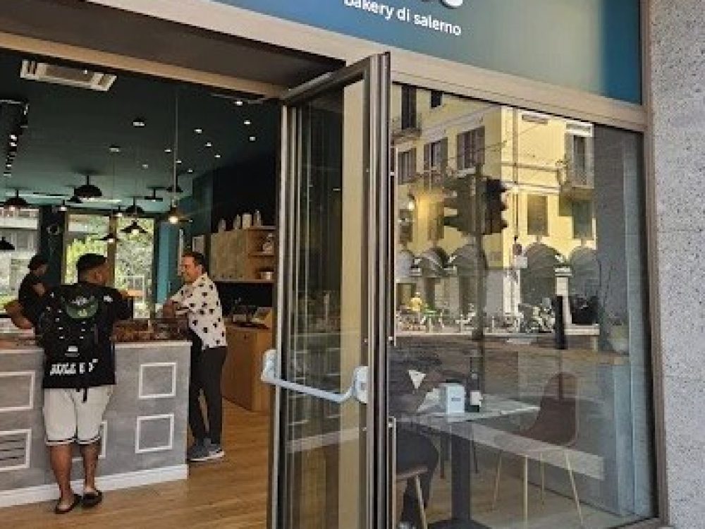 Entrance and retail counter of Panificio Elia, Milan